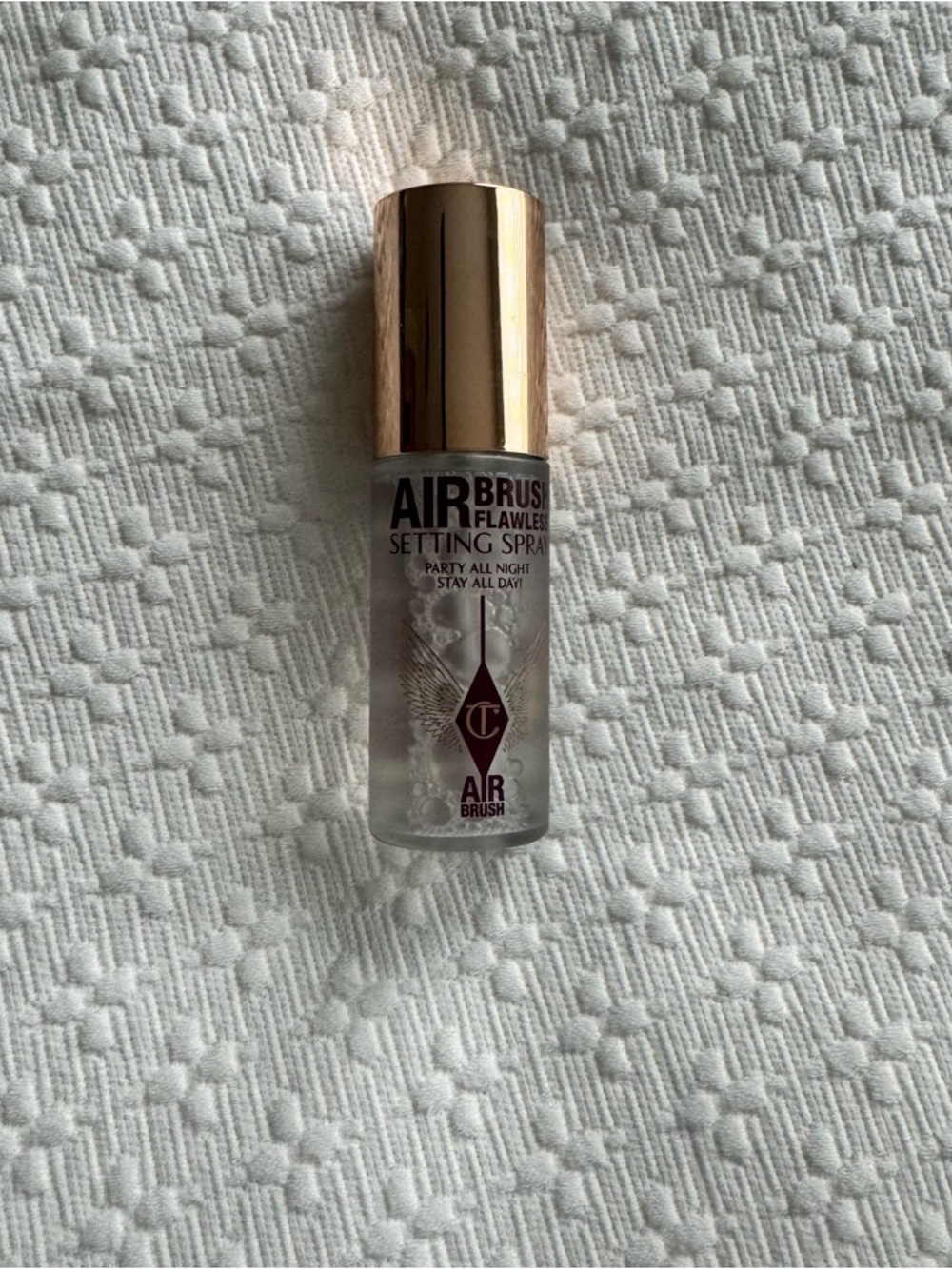 Charlotte Tilbury Airbrush Flawless Hydrating & Waterproof Setting Spray - Picture 2 of 4